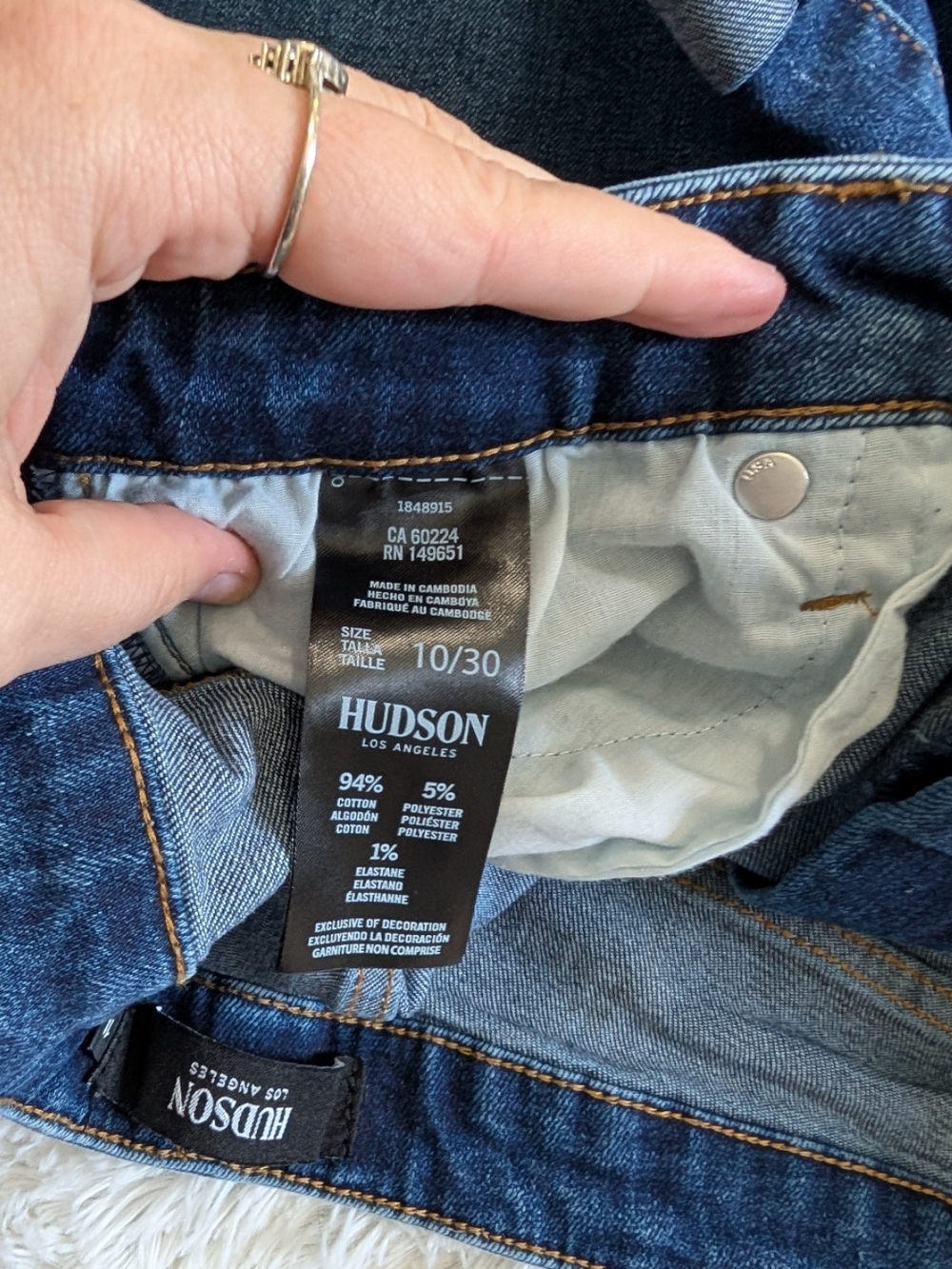 Hudson Dark Blue Wash Rolled Cuff Stretchy Denim Shorts Size 10 - Picture 3 of 7